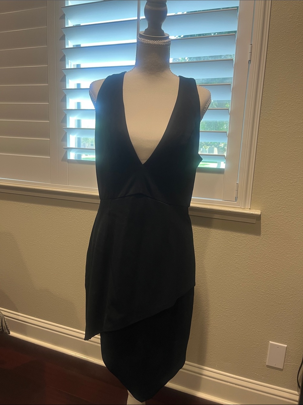 NBD Black One-Shoulder V-Neck Layered Sheath Dress